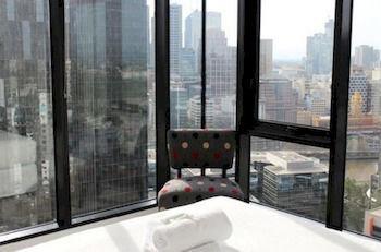 Southbank - Wrap Apartment *