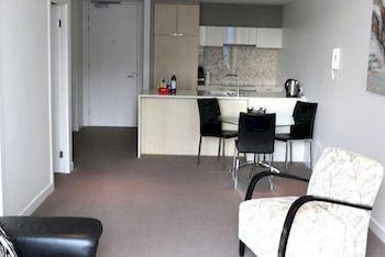 Southbank - Wrap Apartment *