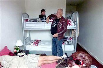 Habitat Hq Hostel *