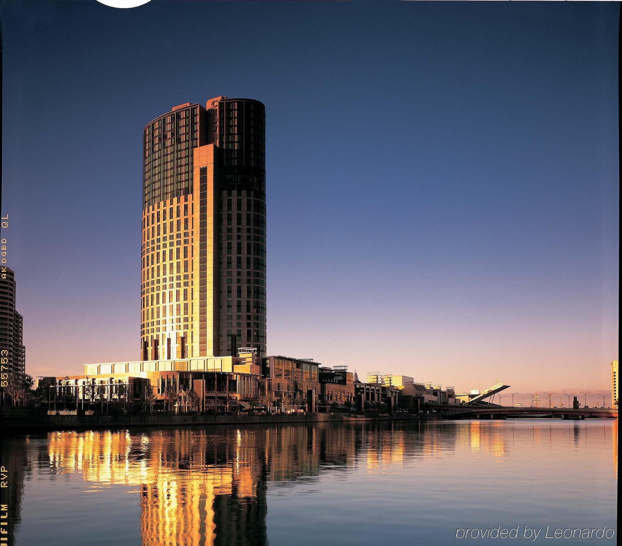 Crown Towers 5*