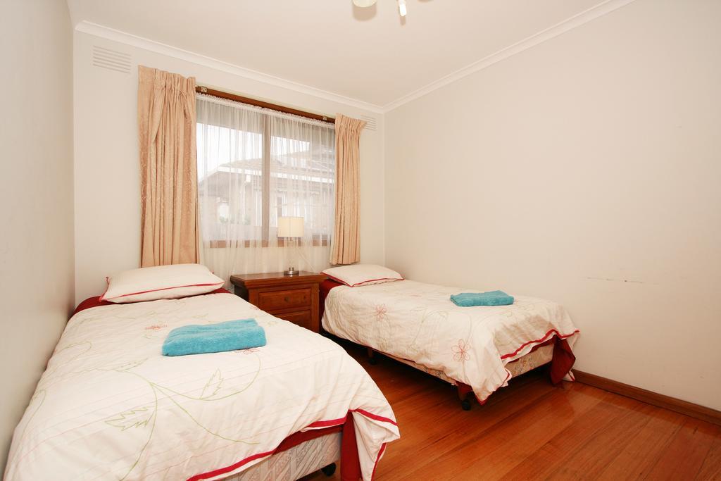 Rent * Melbourne