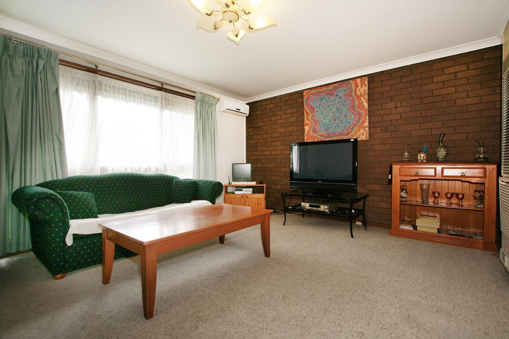 Rent * Melbourne