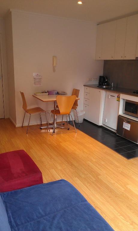 Ozstays Aparthotel