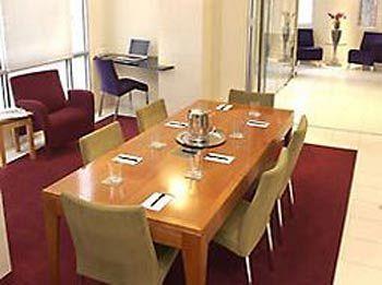 Limits Aparthotel 3*