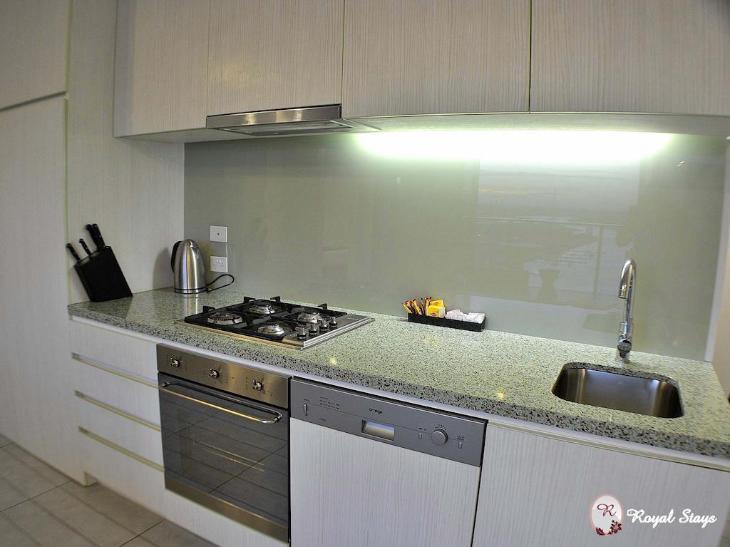 Royal - Docklands Apartment