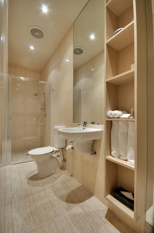 Hotel Charsfield Melbourne