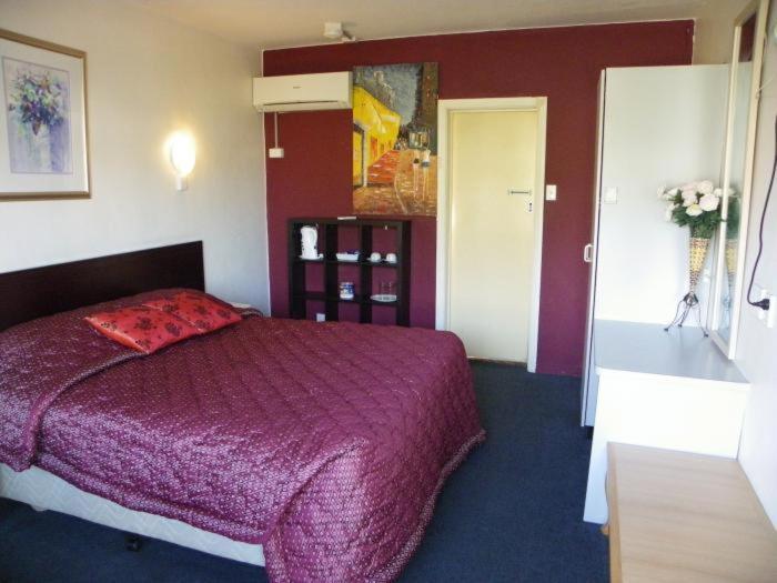 Palms Footscray Motel 3*