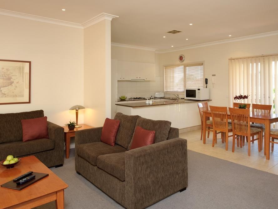 Apartment @ Kew Q105