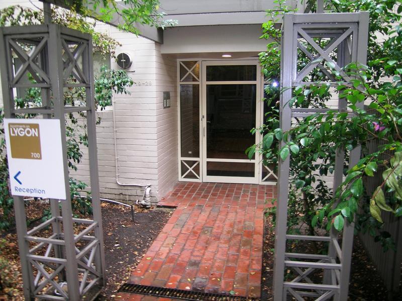 On Lygon 4* Melbourne