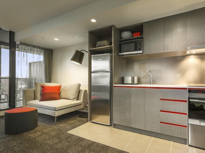Corporate Living Abbotsford Aparthotel 4*