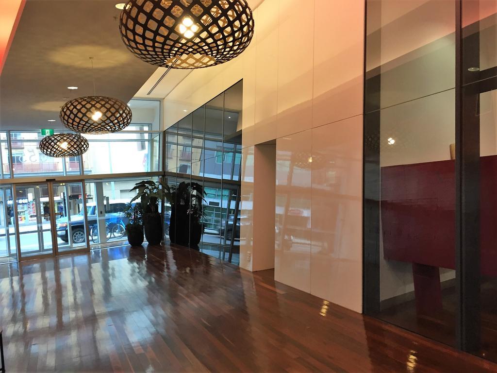 Citylights At Flinders St Apartment