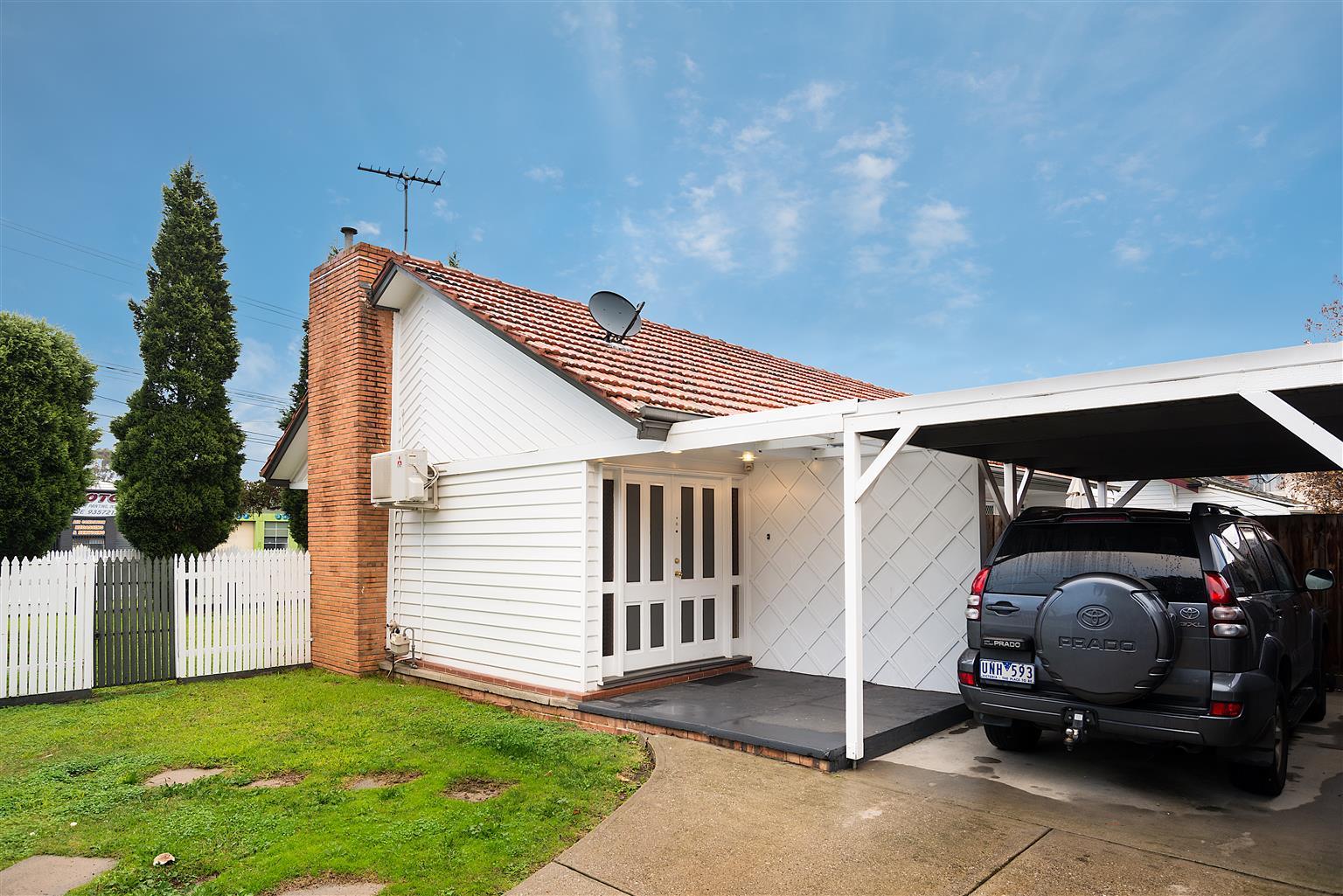 Fawkner Executive & Serviced * Melbourne
