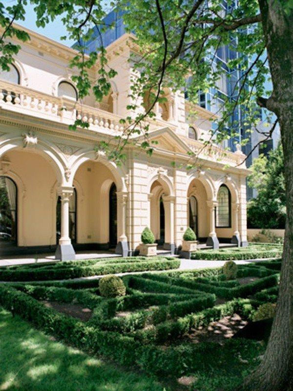 Hotel Charsfield Melbourne