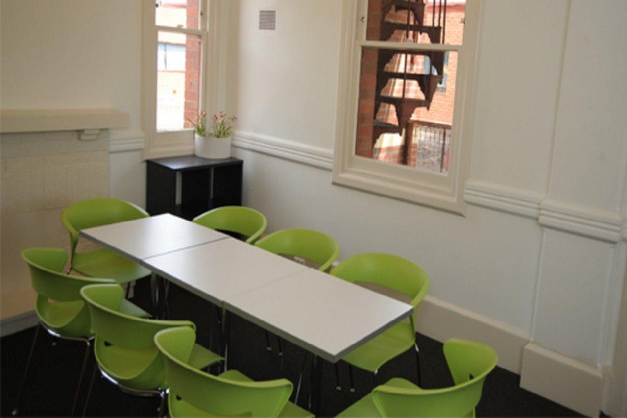 Hostel Yarra House