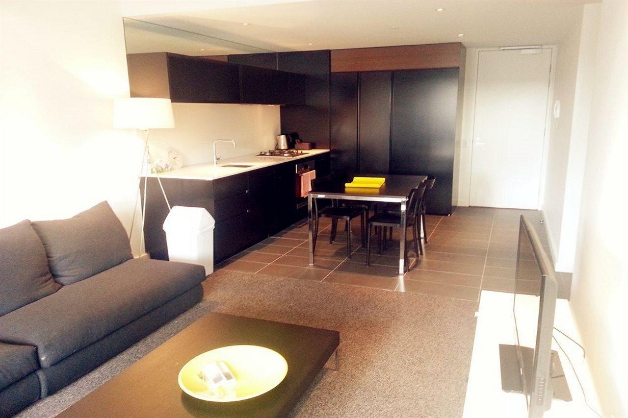 Guilfoyle Apartment *