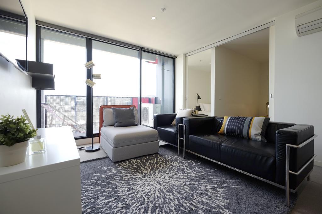 Mono Apartments On Franklin Street *