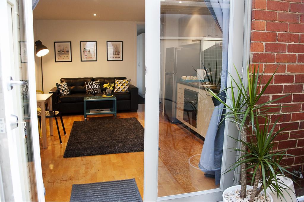 Position Perfect Carlton Apartment