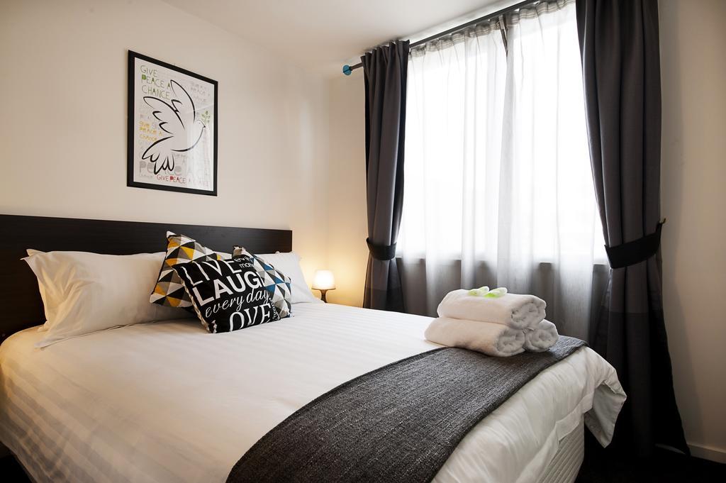 Position Perfect Carlton Apartment