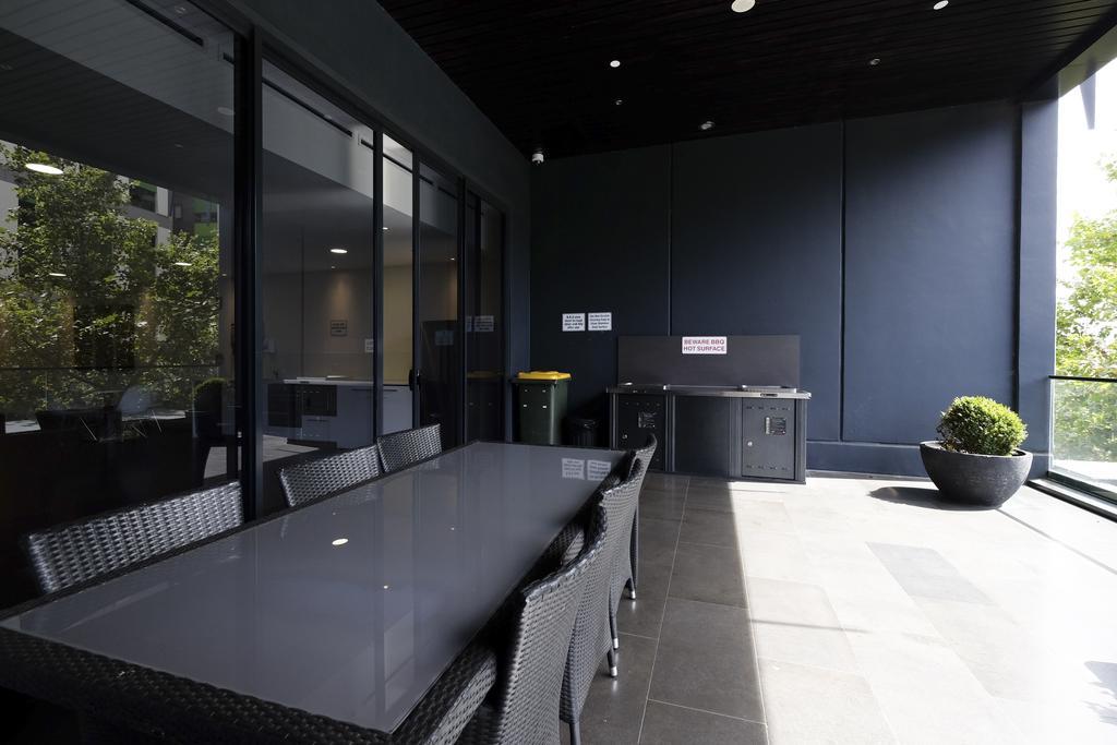 Mono Apartments On Zen *