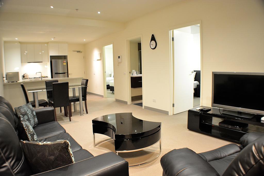 Royal Stays Serviced Apartments - Southbank Aparthotel