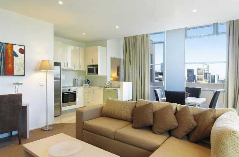 Aparthotel Oaks On Lonsdale 4*