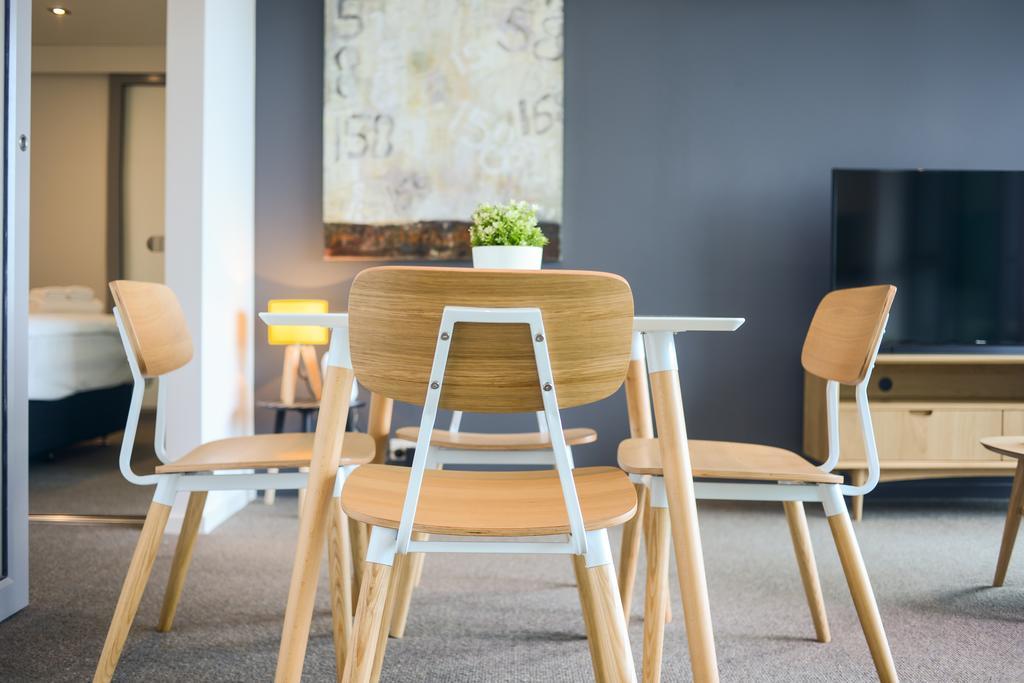 Canvas Suites On Downie Apartment *