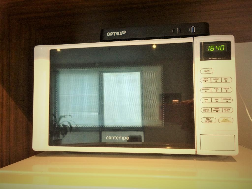 2 Bd Central Melbourne Apartment *