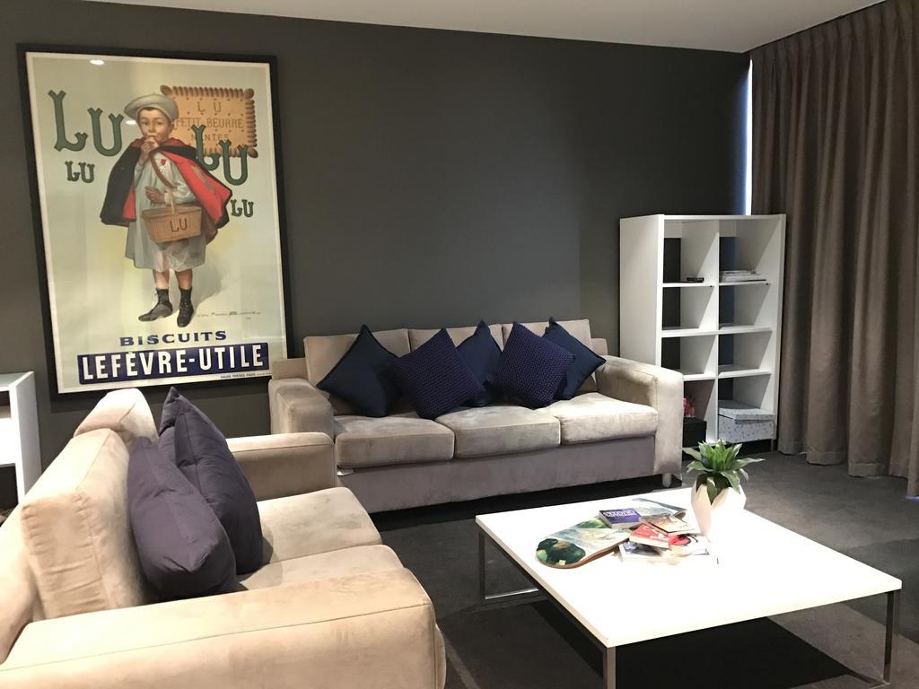 Urbanminder @ Freshwater Place Apartment *