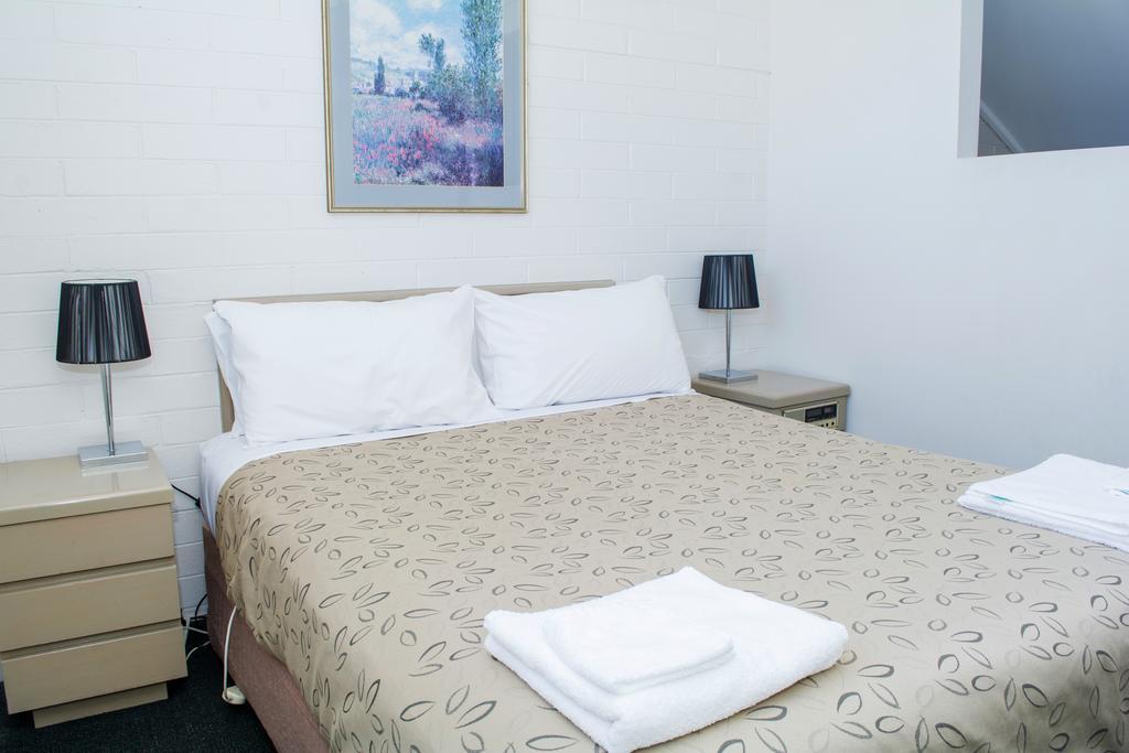 Alexander Motor Motel 3*