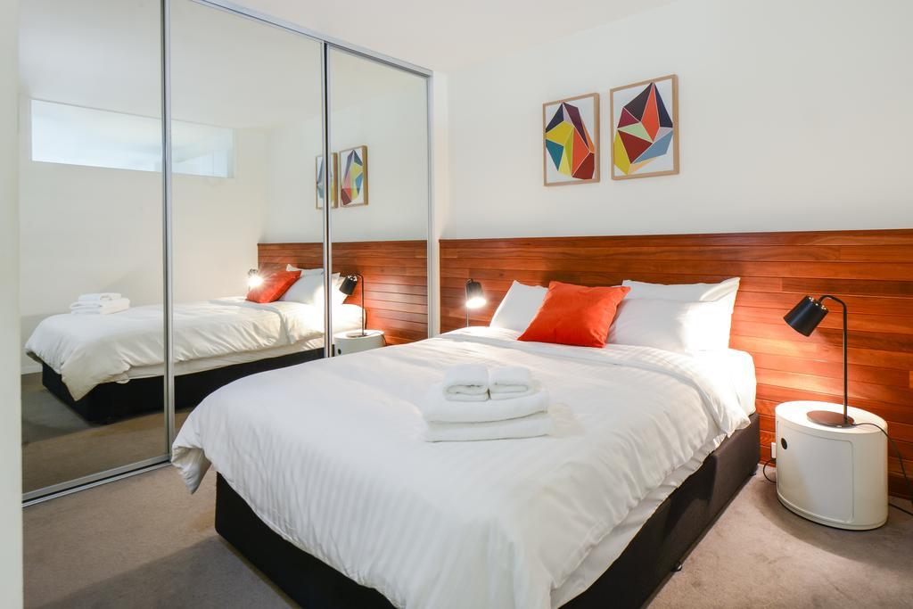 Canvas Suites On Russell Place