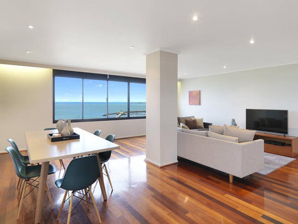 Espresso - Panoramic Views Across The Bay Apartment *
