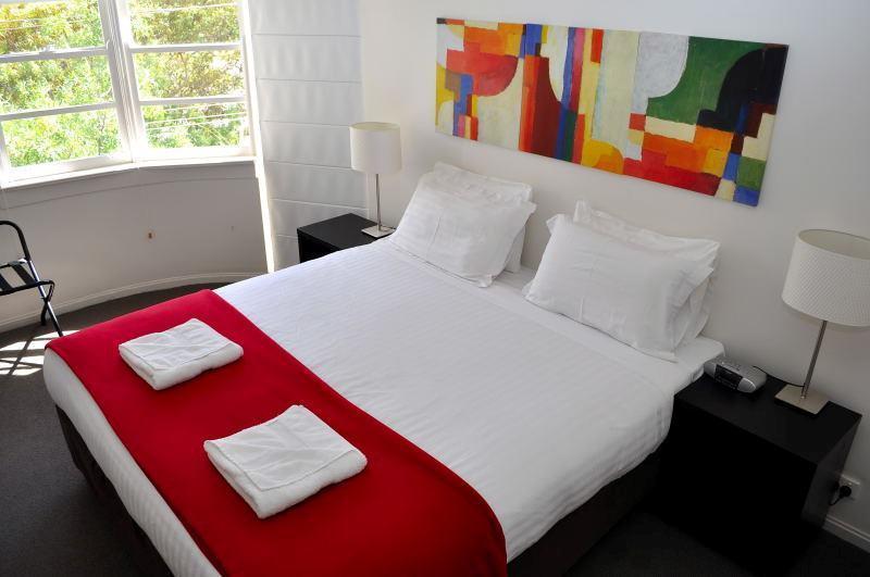 Aparthotel Road Melbourne