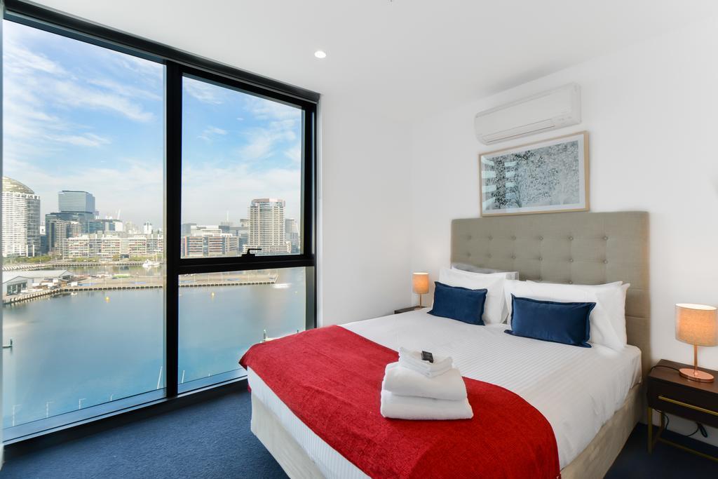 1st Choice - Docklands Apartment
