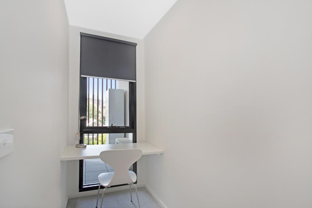 ☆ Heart Of St Kilda ☆ Infinity Pool+parking+wifi Apartment