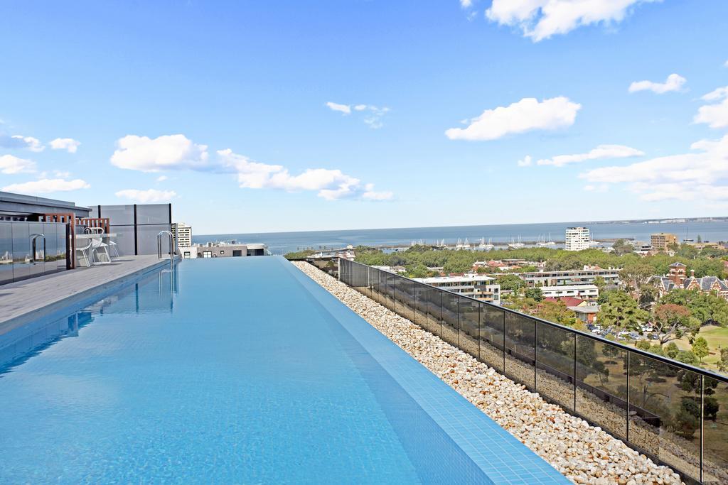 Apartment ☆ Heart Of St Kilda ☆ Infinity Pool+parking+wifi *
