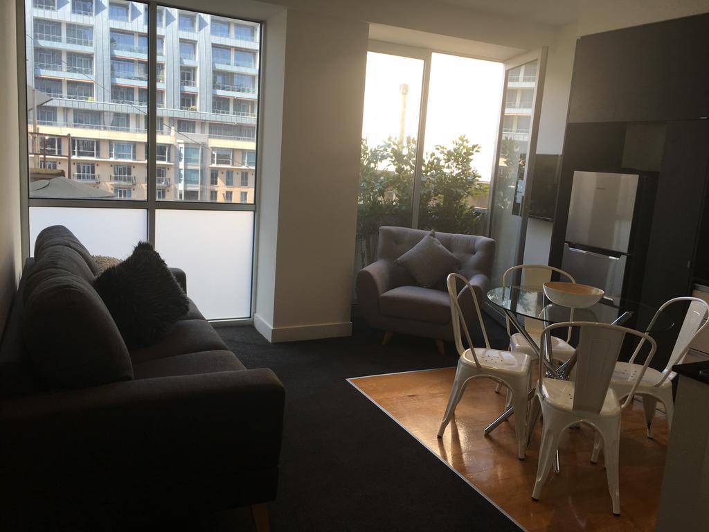 Absolute Collins Apartment