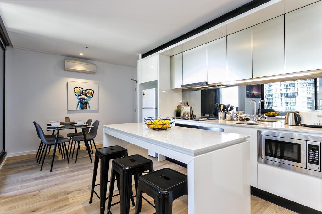Complete Host Manhattan Melbourne