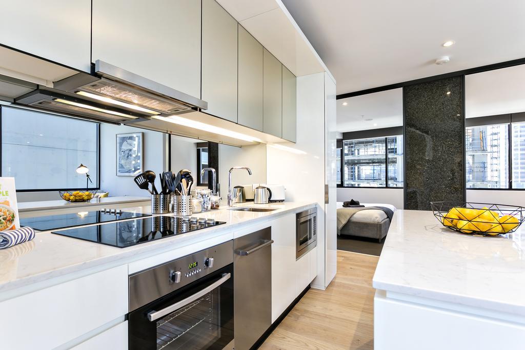 Complete Host Manhattan *