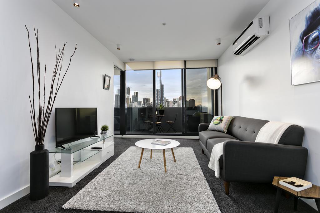 Complete Host Guilfoyle Melbourne