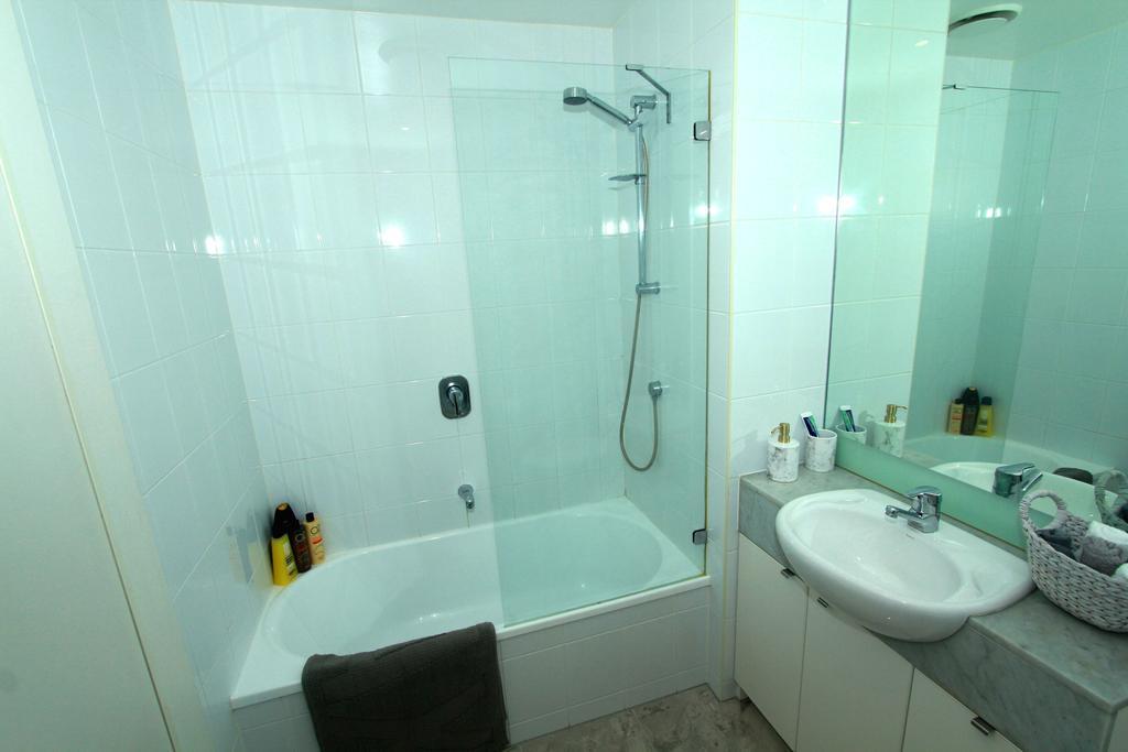 225 Tower Apartment *