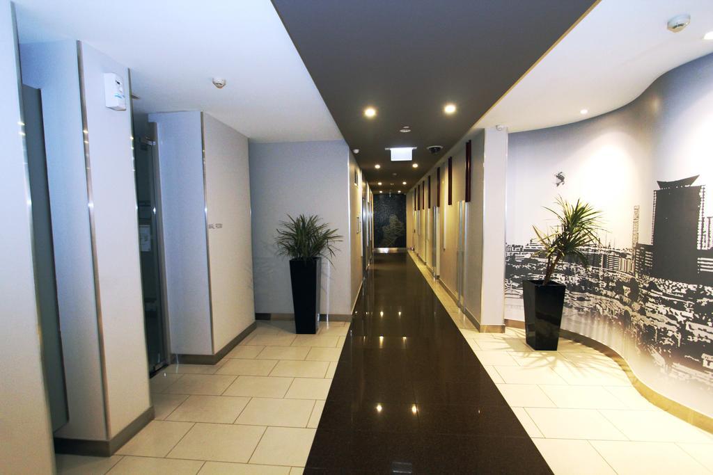225 Tower Apartment *