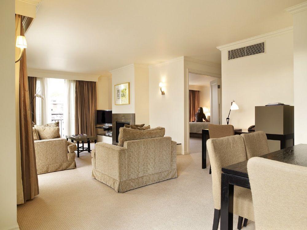 Hotel Lyall Melbourne