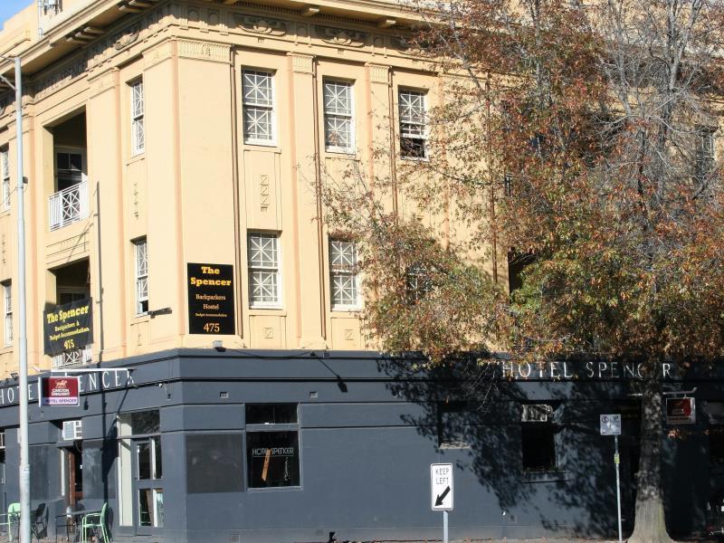 Mad Monkey Melbourne Hostel *