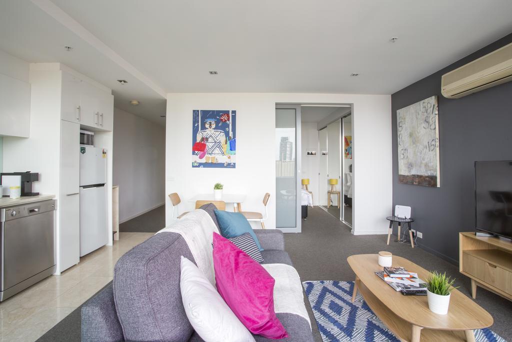Canvas Suites On Downie Apartment