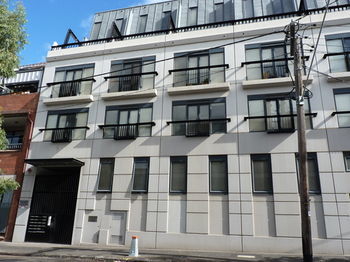 Australian Home Away At Market Square Melbourne Apartment