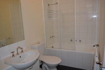 Aparthotel Flinders Lane 4*