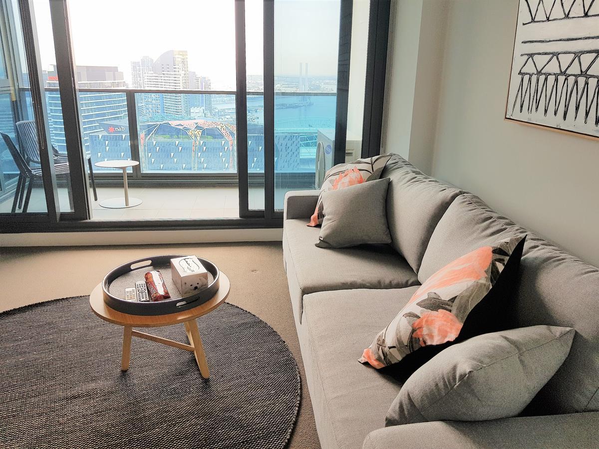 Readyset At Madison Apartment *