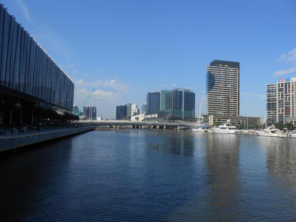Astra Docklands Apartment