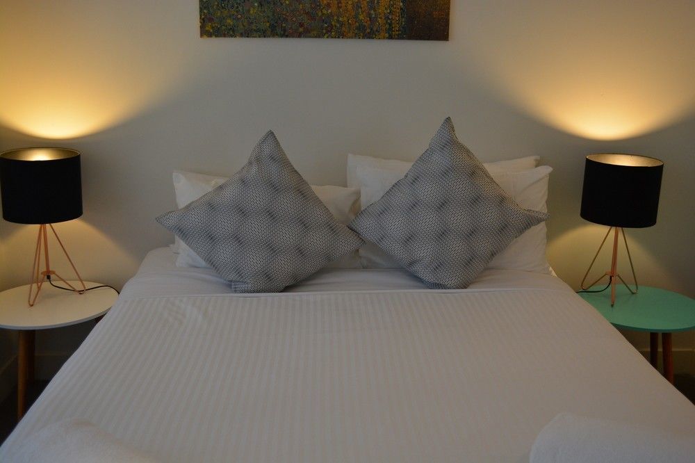 Aparthotel Flinders Lane 4*