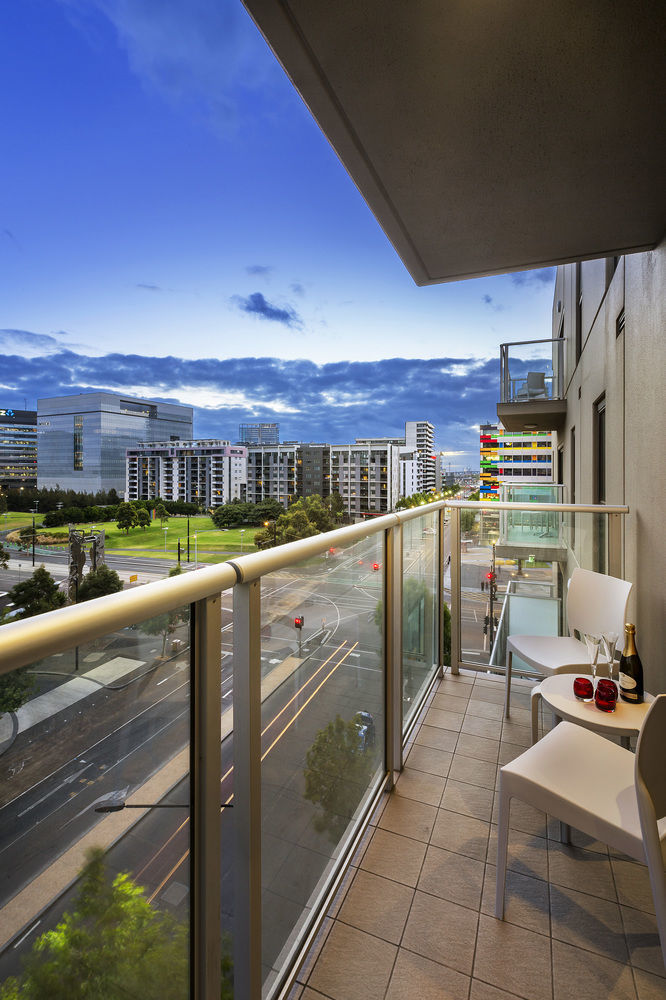 Quest Docklands Aparthotel